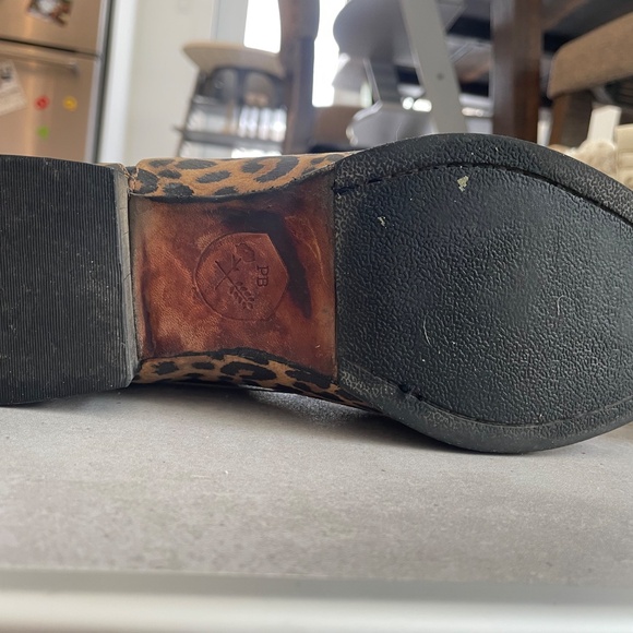 Poppy barley low rise bootie- cheetah- size 6 - Picture 5 of 6